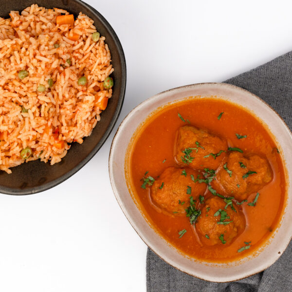 Albóndigas de res en caldillo de jitomate con arroz rojo